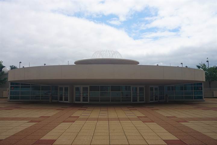 Monona Terrace on the Madison lakefront